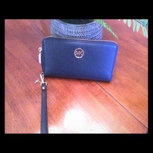 MK Lg Flat Multifunctional Phone Case Leather Navy